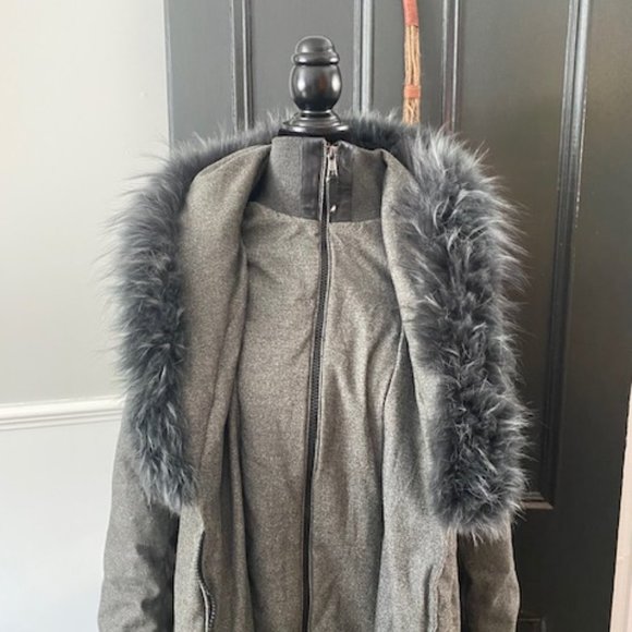 OOKPIK M womans Contessa witer Jacket,Grey with fur trim - Picture 4 of 7